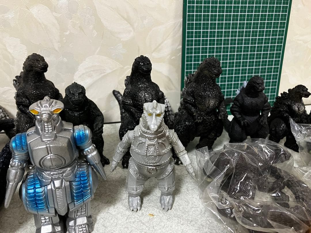ゴジラフィギュア