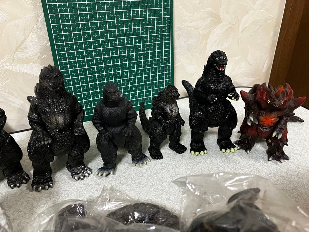 ゴジラフィギュア