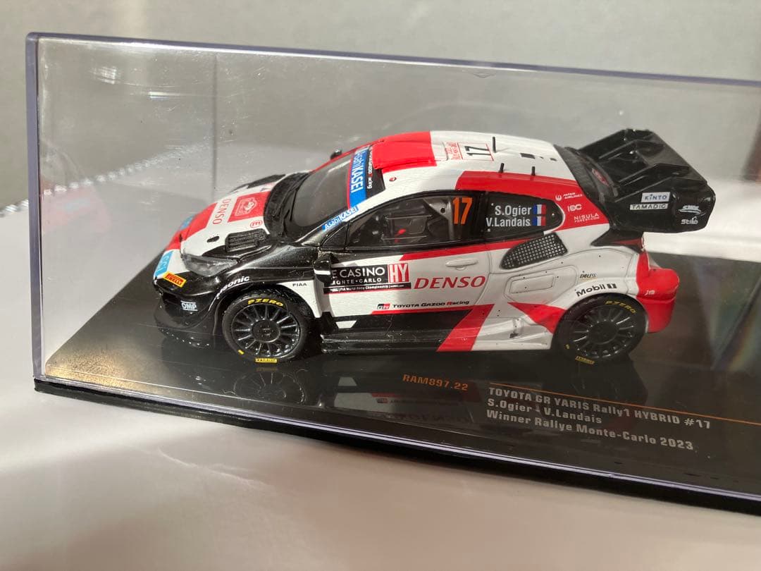 1/43 WRCヤリス/ジオラマ付き