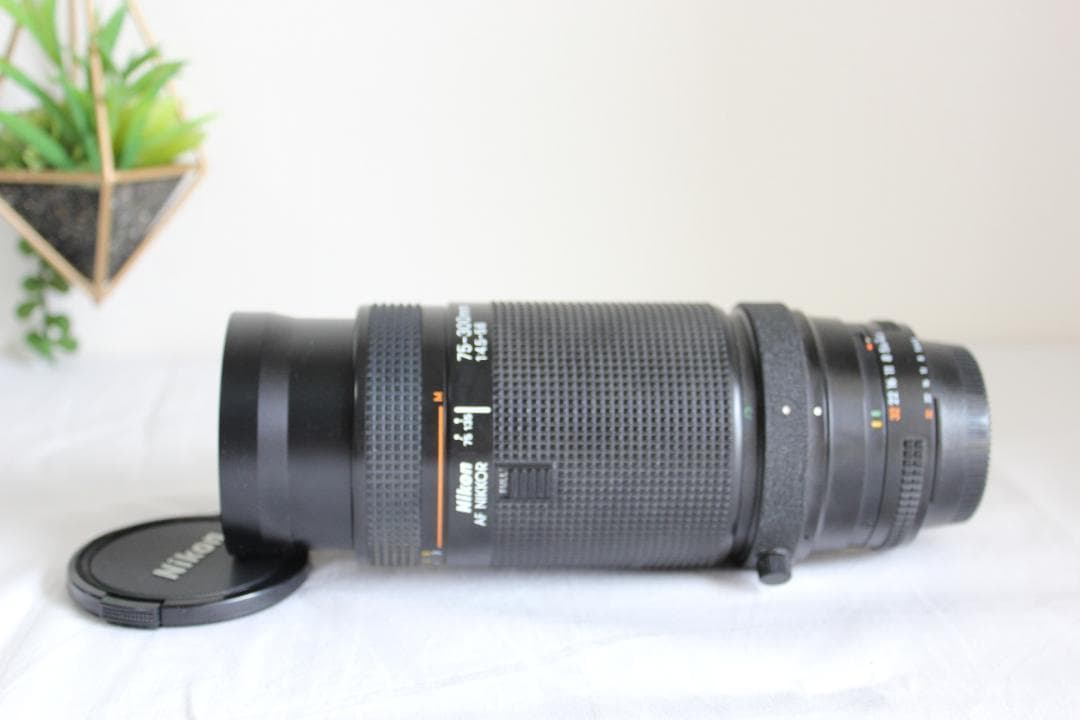 Nikon AF NIKKOR 75-300mm 1:4.5-5.6 望遠レンズ