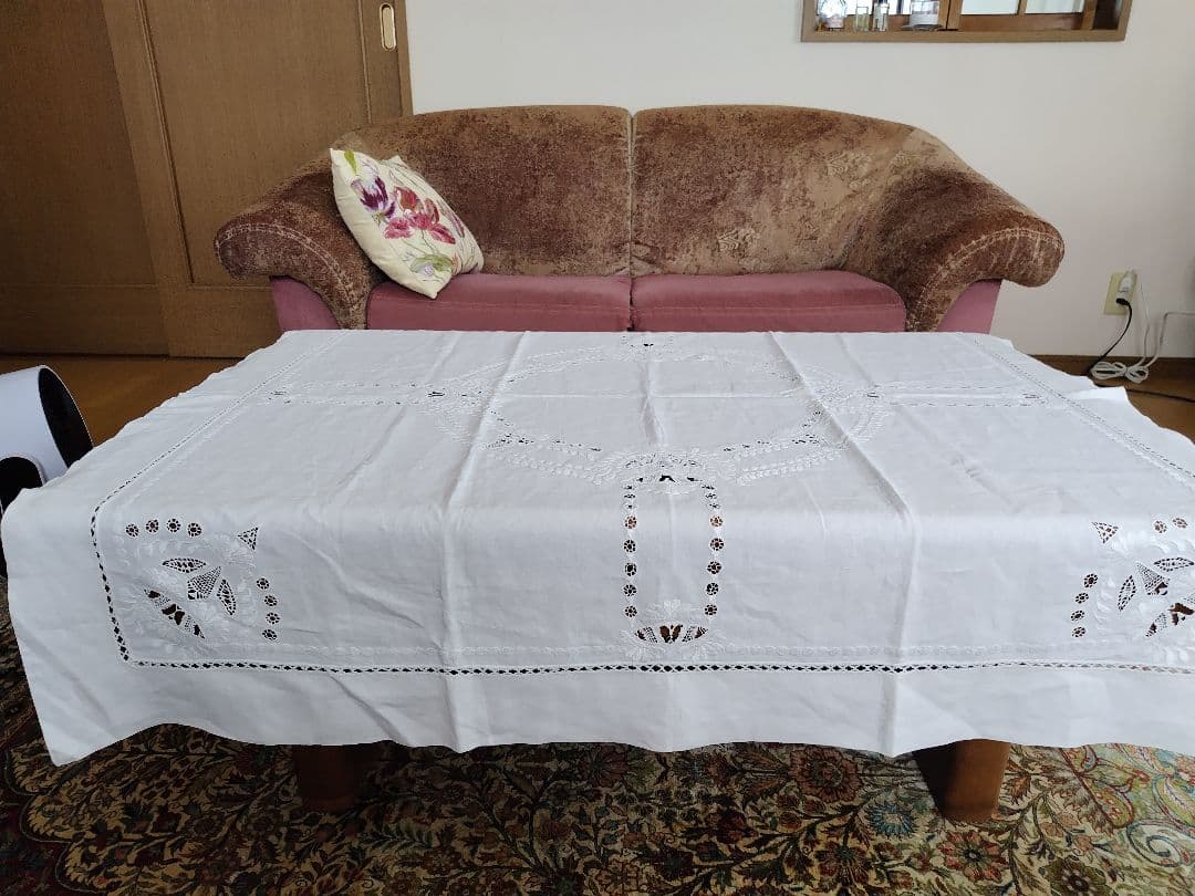 刺繍入りカットワ−クレ−ステーブルクロスビンテージハンドメイド