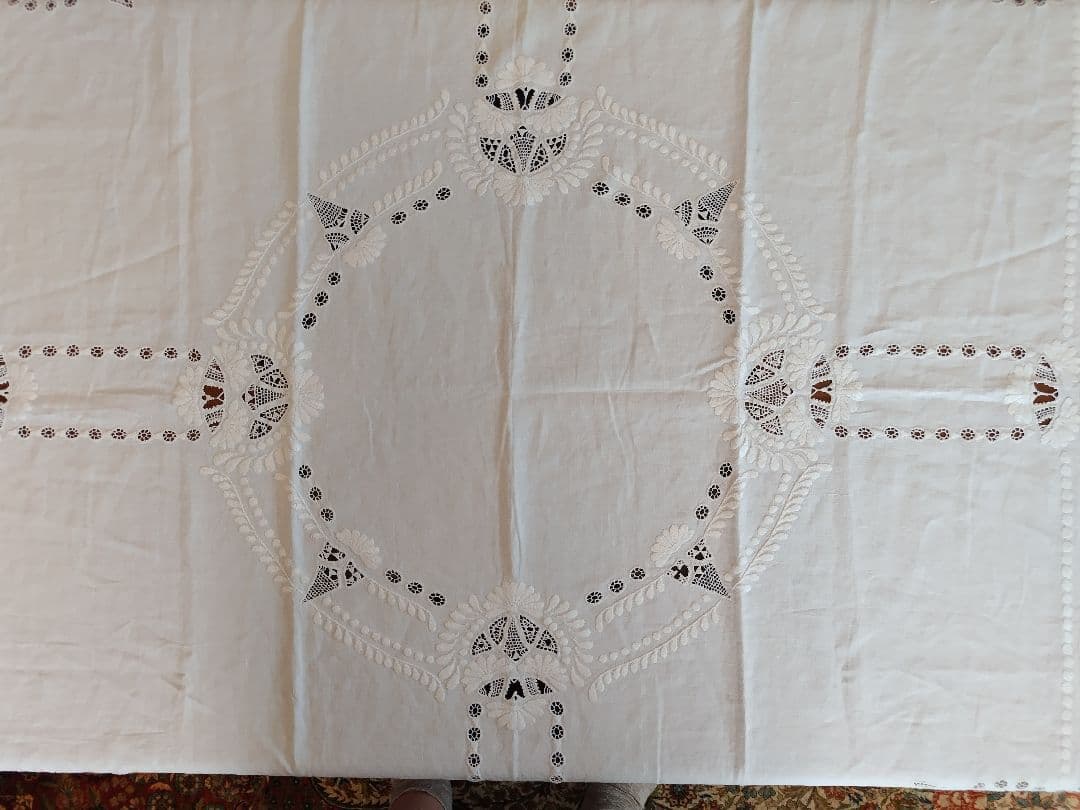 刺繍入りカットワ−クレ−ステーブルクロスビンテージハンドメイド