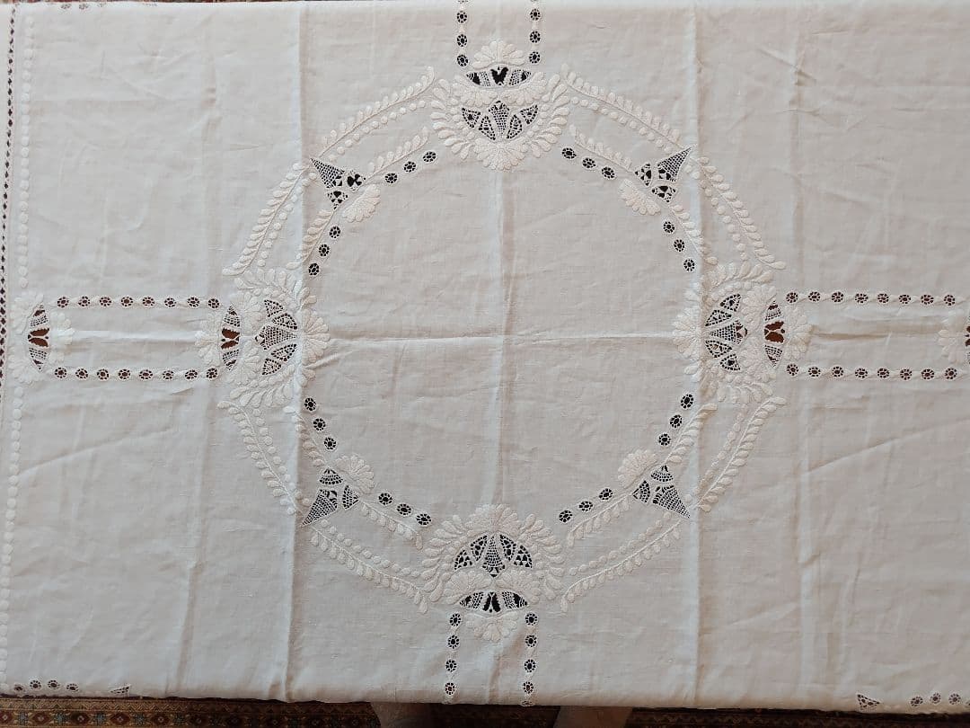 刺繍入りカットワ−クレ−ステーブルクロスビンテージハンドメイド