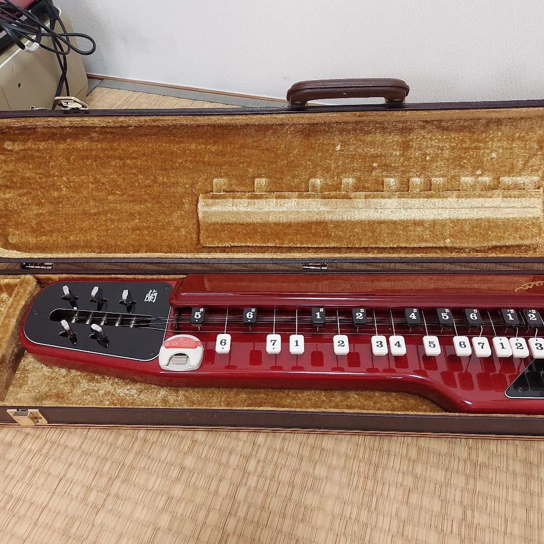 赤い大正琴 6弦 ケース付き