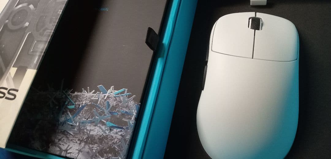 lamzu thorn 1K レビュー使用の新品同様品