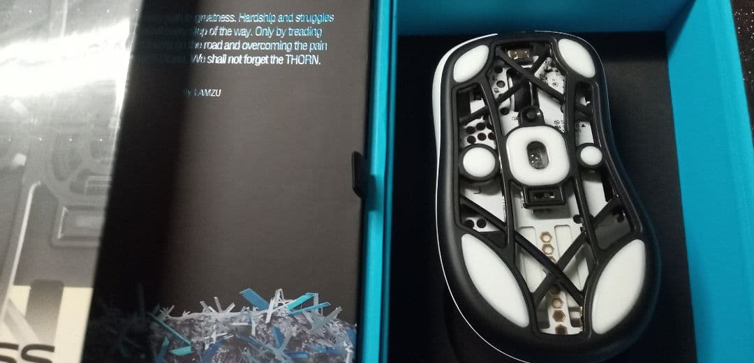 lamzu thorn 1K レビュー使用の新品同様品