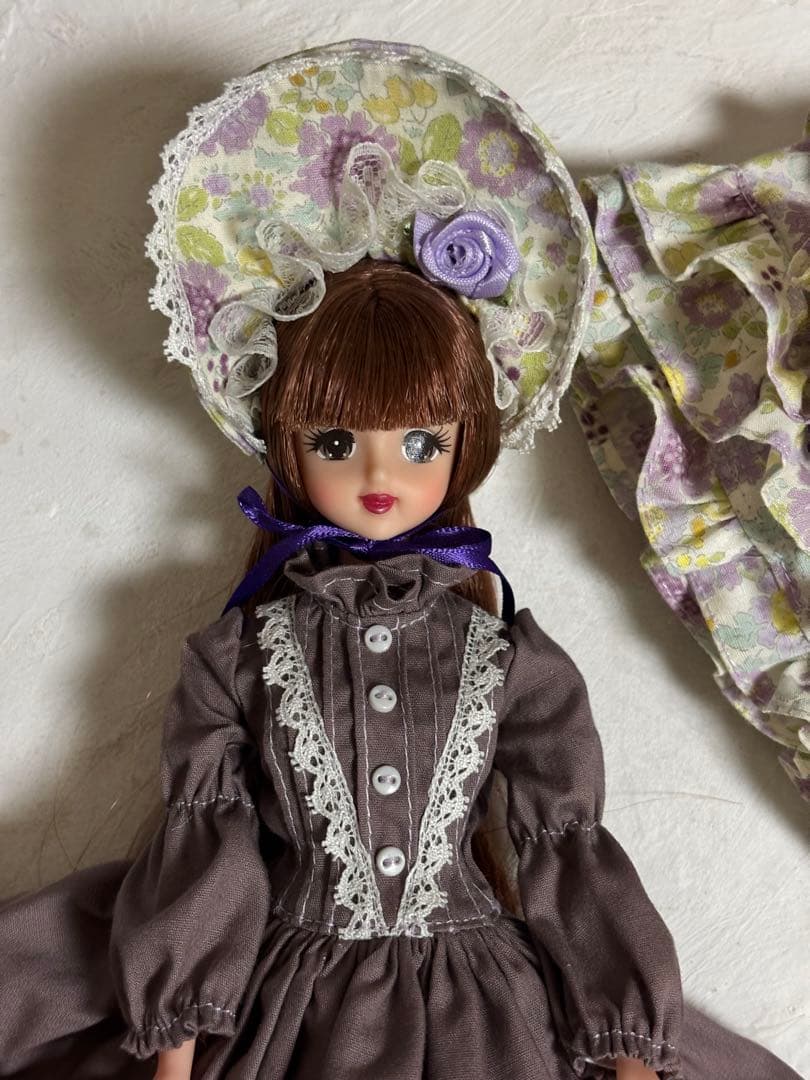 ジェニーフレンドサイズ　ディーラー様　フリルドレス　作家様　リカちゃんキャッスル