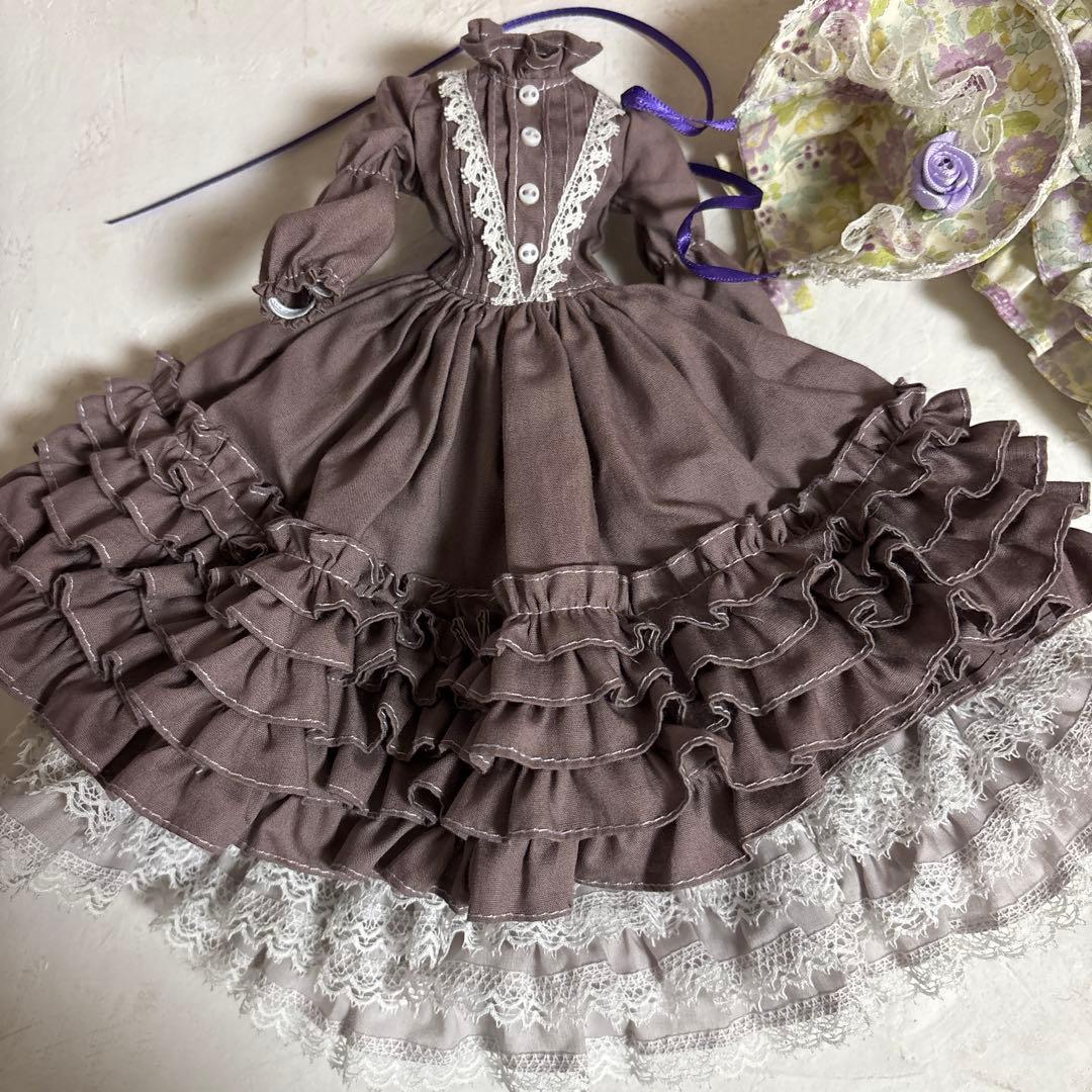 ジェニーフレンドサイズ　ディーラー様　フリルドレス　作家様　リカちゃんキャッスル