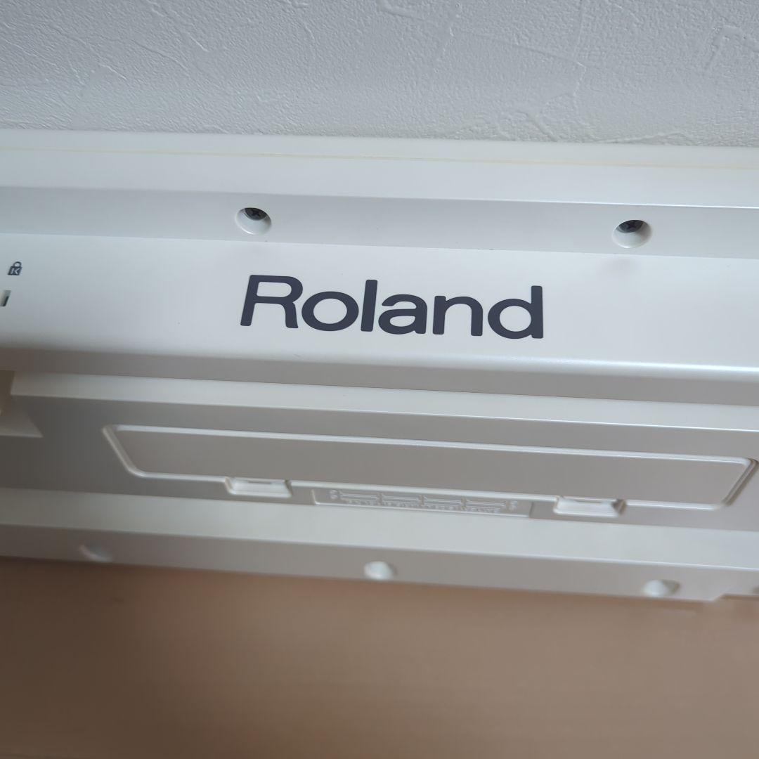 Roland Lucina AX-09 パールホワイト　バッグ、付属品あり