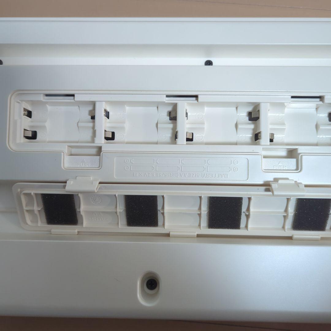 Roland Lucina AX-09 パールホワイト　バッグ、付属品あり