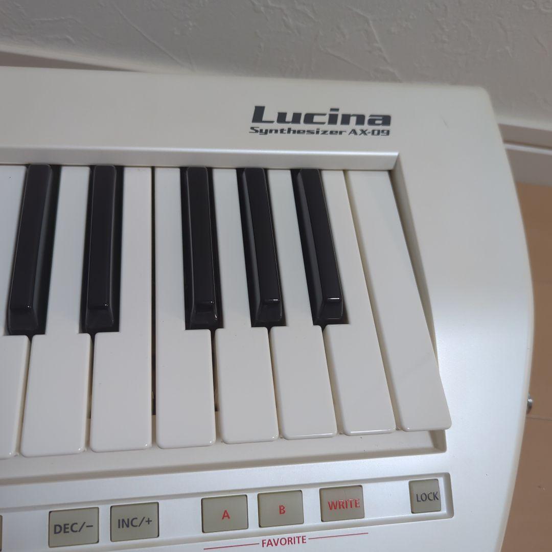 Roland Lucina AX-09 パールホワイト　バッグ、付属品あり