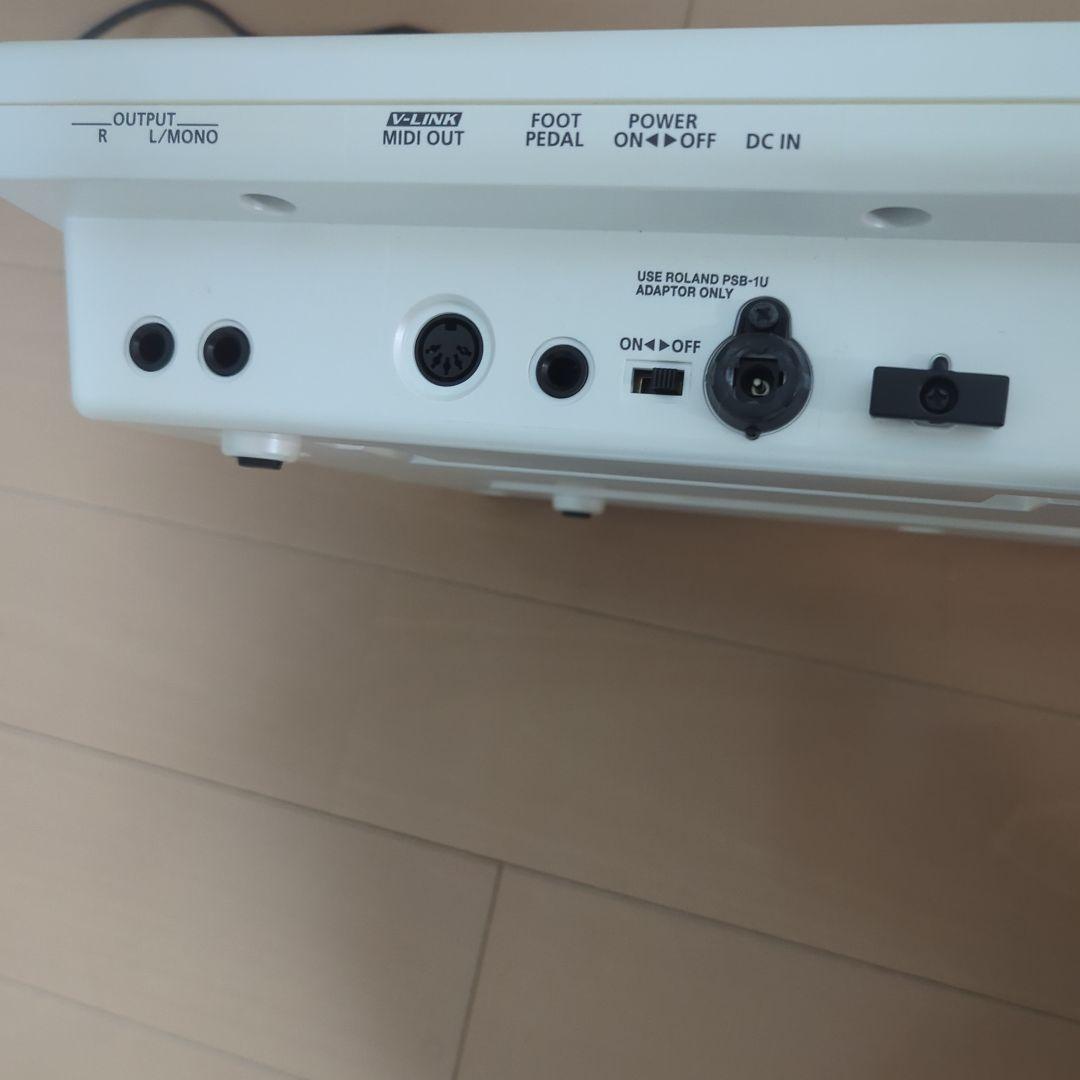 Roland Lucina AX-09 パールホワイト　バッグ、付属品あり