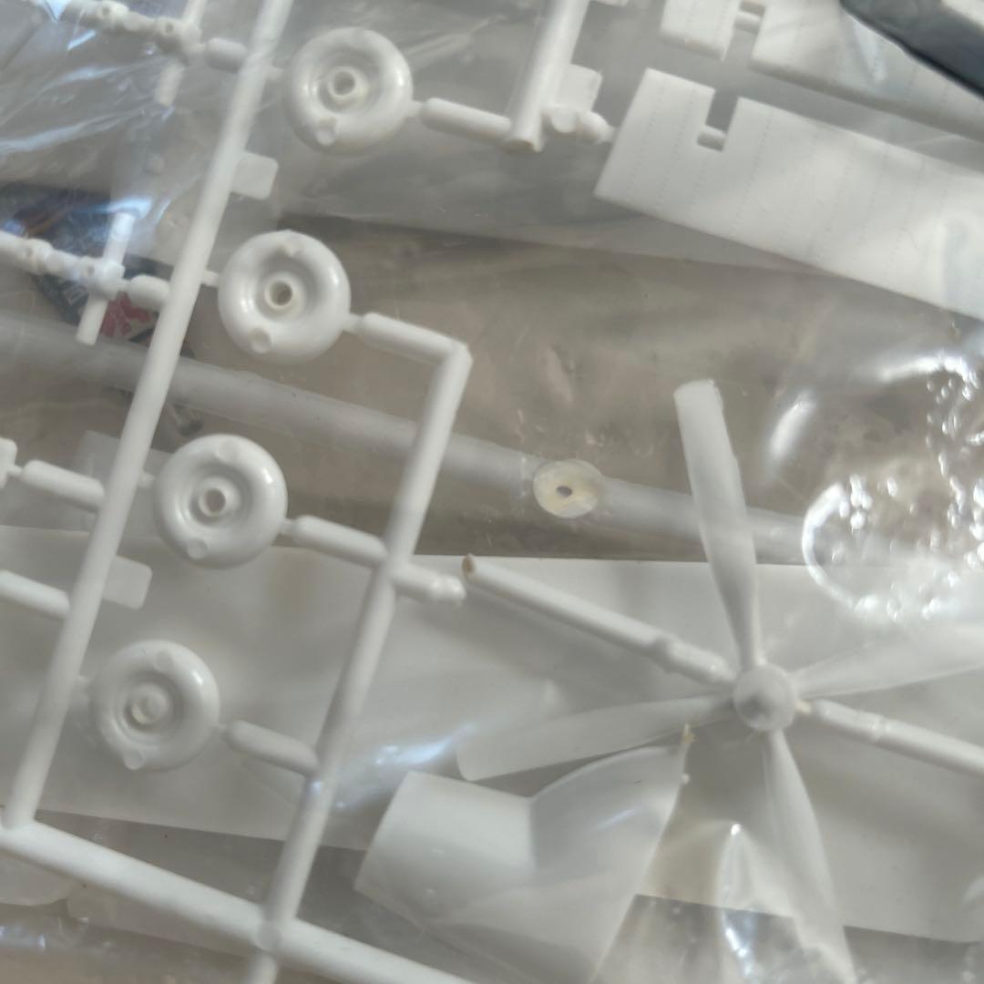 YS-11 型機 AIRPLANE 東亜国内航空仕様1/72 SCALE レトロ