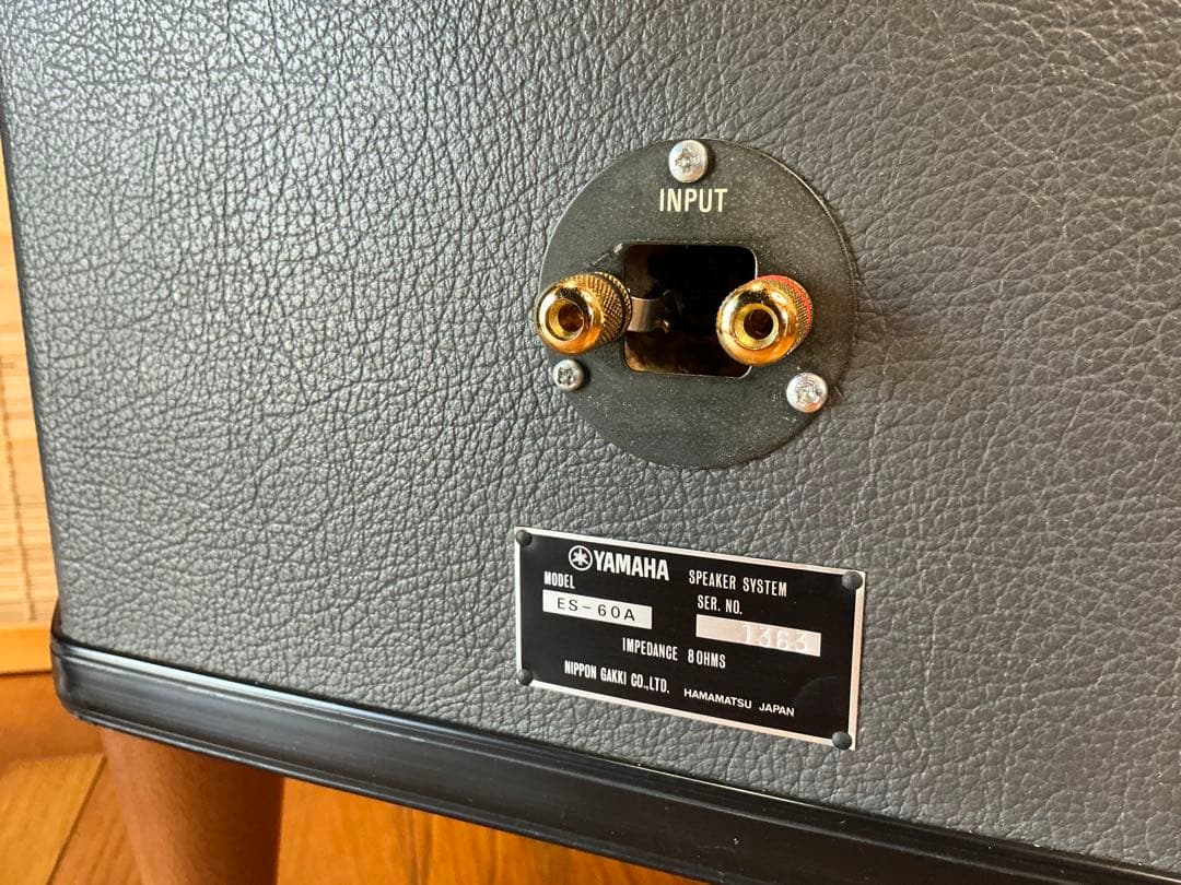 【4500円値下げ】ユニークな三角形コーナーエンクロージャー ペア