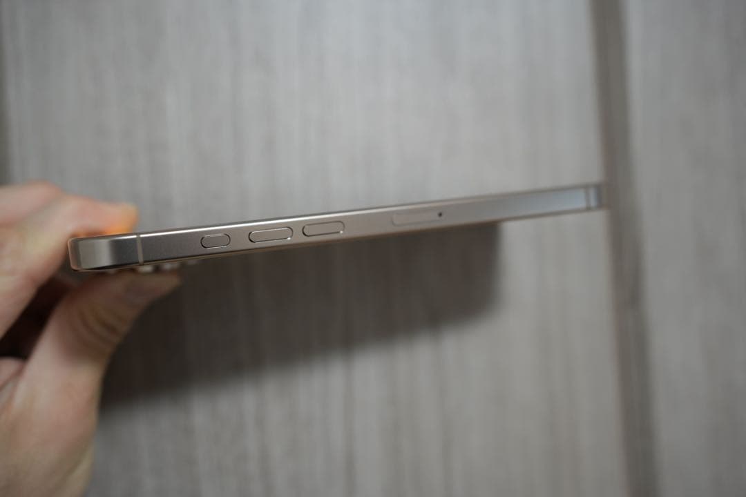 【超美品】 iPhone 16 Pro Max 256GB デザートチタニウム