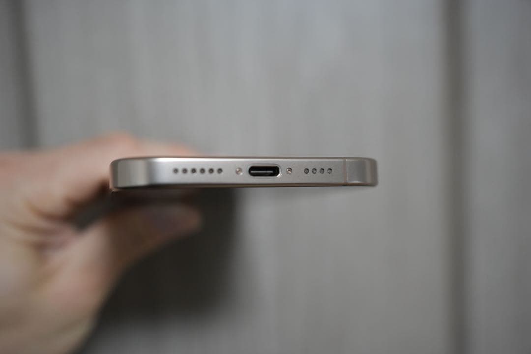 【超美品】 iPhone 16 Pro Max 256GB デザートチタニウム
