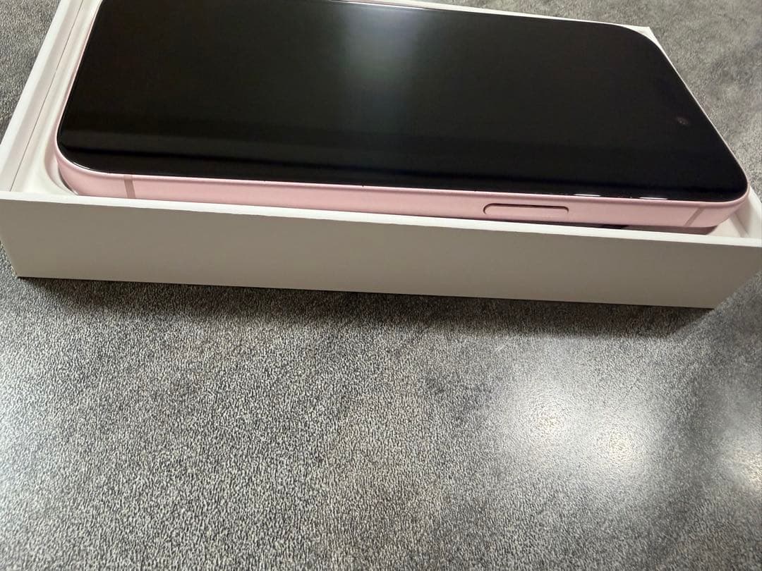 【バッテリー100%】Apple iPhone 15 本体 ピンク　256GB