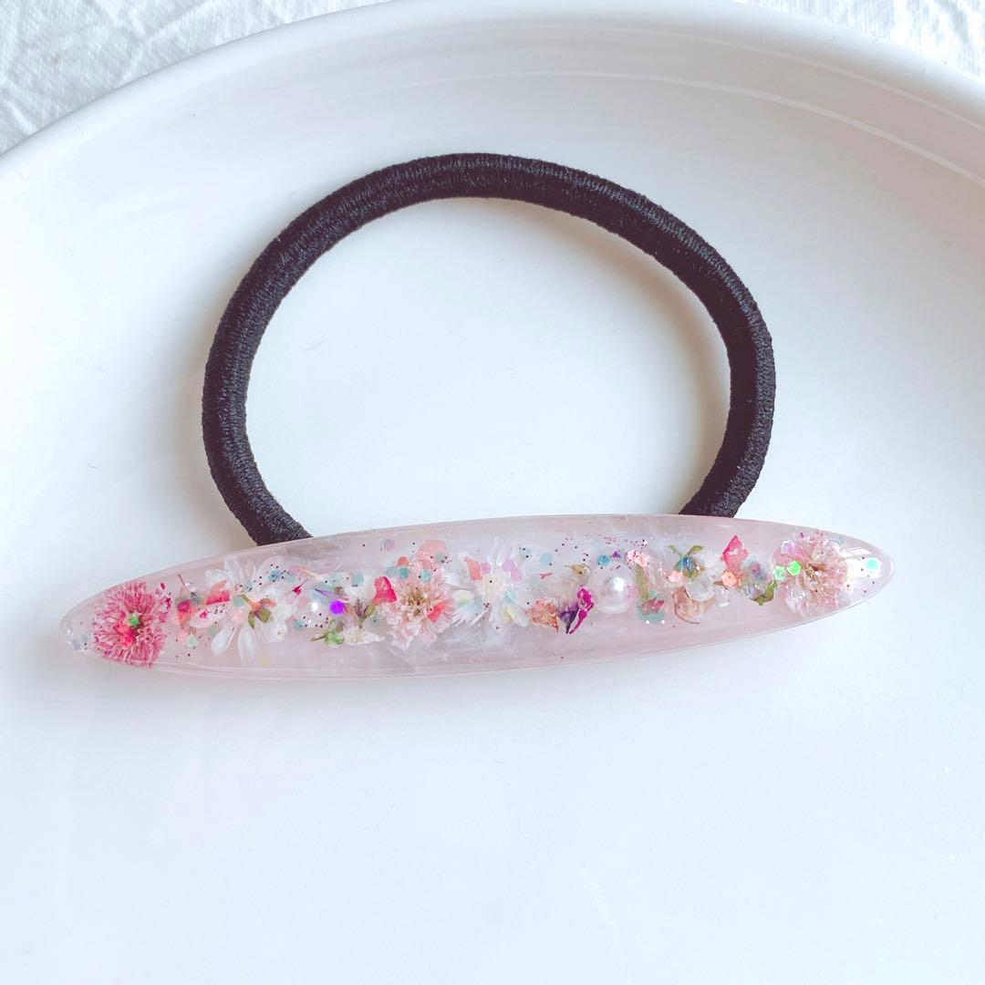 レジンヘアゴム 大ぶり　ピンク　かすみ草　バラ　パール