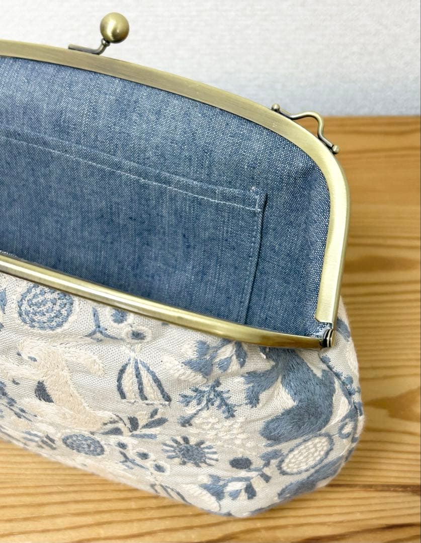 ハンドメイド がま口バッグ ポーチ ウサギ うさぎ ベージュ 点と線模様製作所