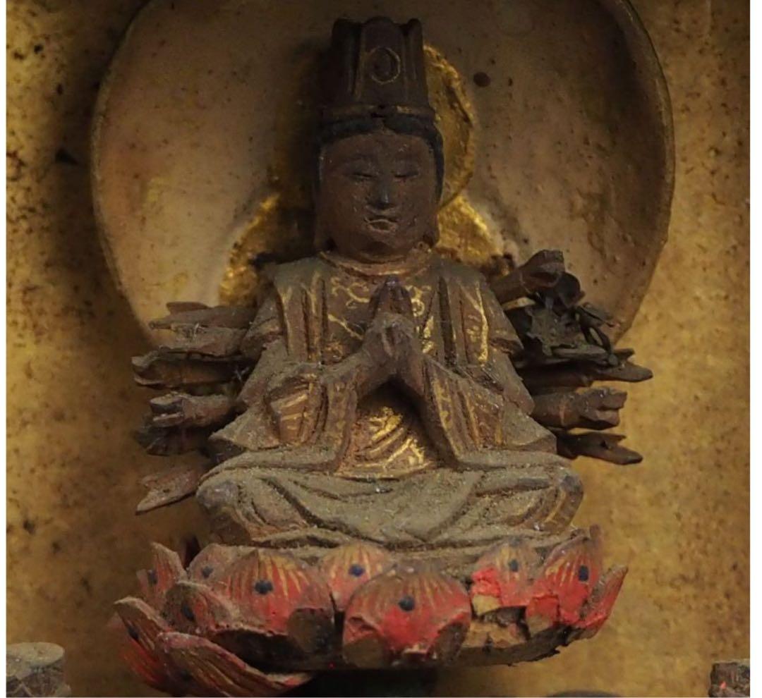 送料無料　旧家蔵出桃山時代～江戸前期木彫り千手観音厨子極上品古仏仏像高さ9ｃｍ