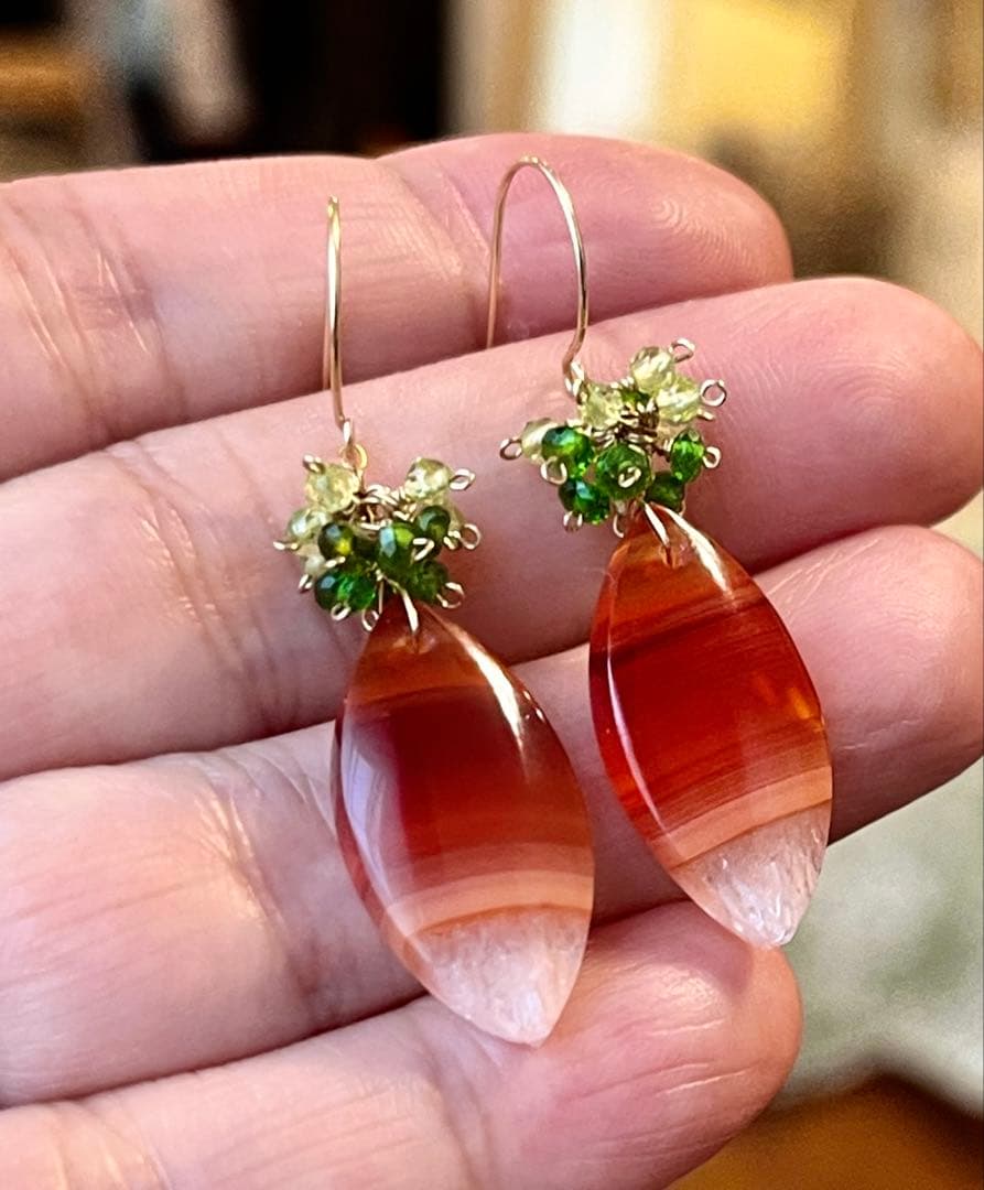 カーネリアンドゥルージーピアス