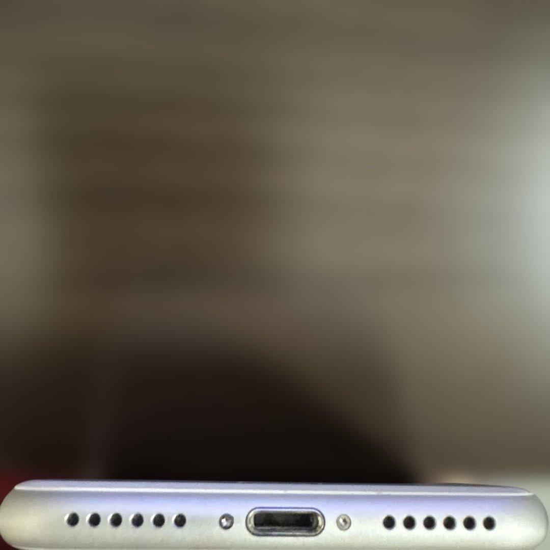 iPhone8 シルバー　64