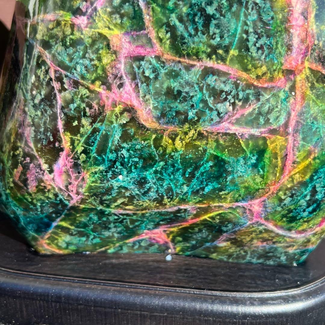 色鮮やかな石 台湾七彩石 色彩石 原石 天然石 パワーストーン 置物 鑑賞