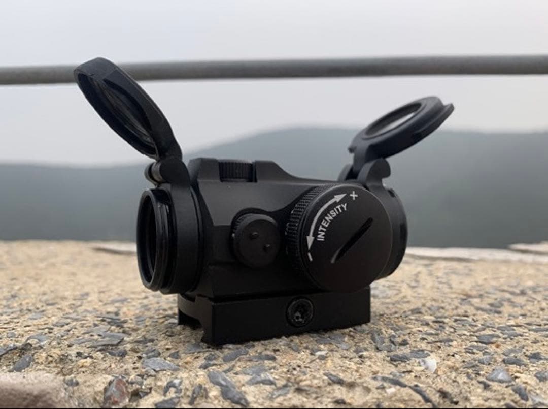 Holy Warrior製 T-2 立体彫刻　NVモード搭載モデルドットサイト
