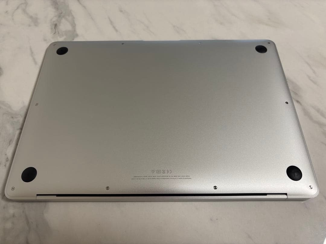 MacBook Air M1（8GB RAM、256GB ）シルバー2020