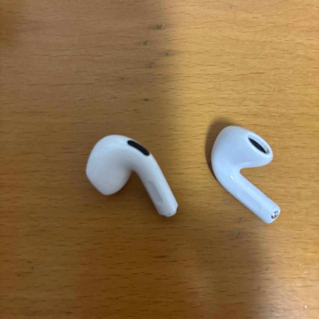 AirPods4 ノイキャンなし本体 ホワイト 充電ケース、箱あり