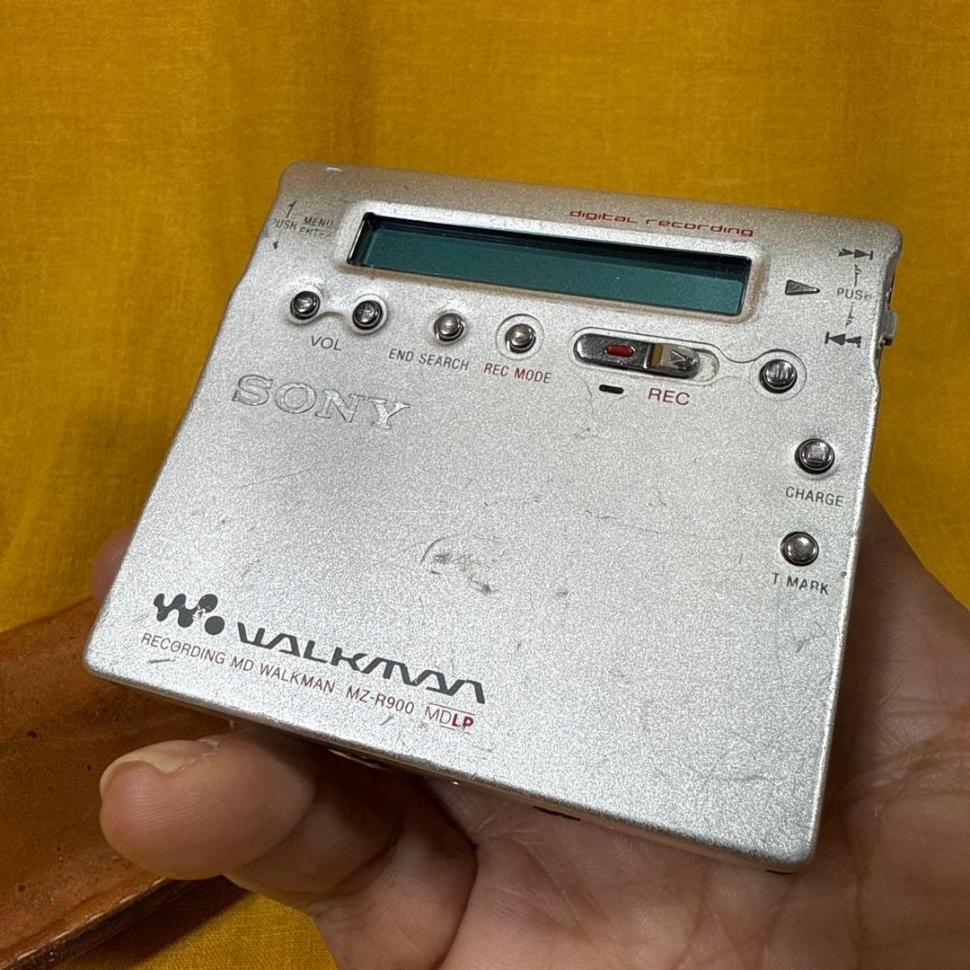 【動作品】SONY MDウォークマン MZ-R900 シルバー 動作良好