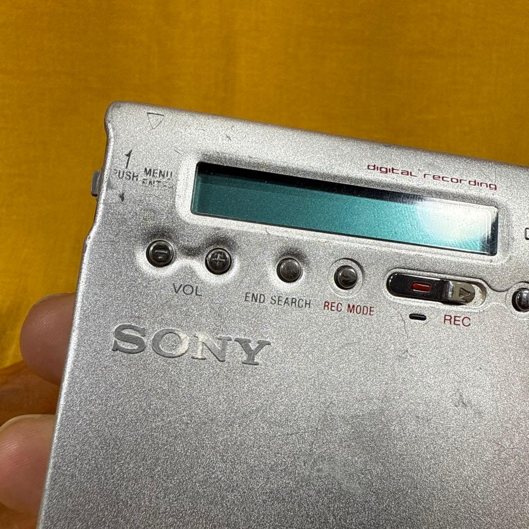 【動作品】SONY MDウォークマン MZ-R900 シルバー 動作良好