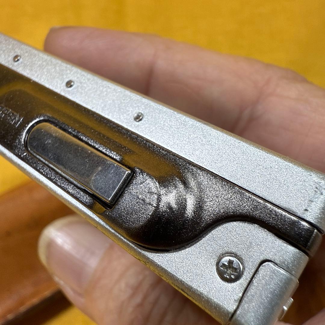 【動作品】SONY MDウォークマン MZ-R900 シルバー 動作良好