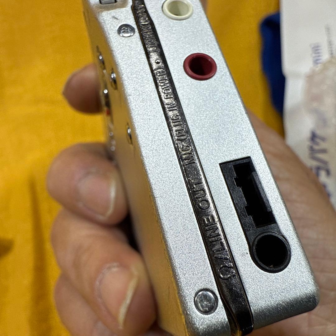 【動作品】SONY MDウォークマン MZ-R900 シルバー 動作良好