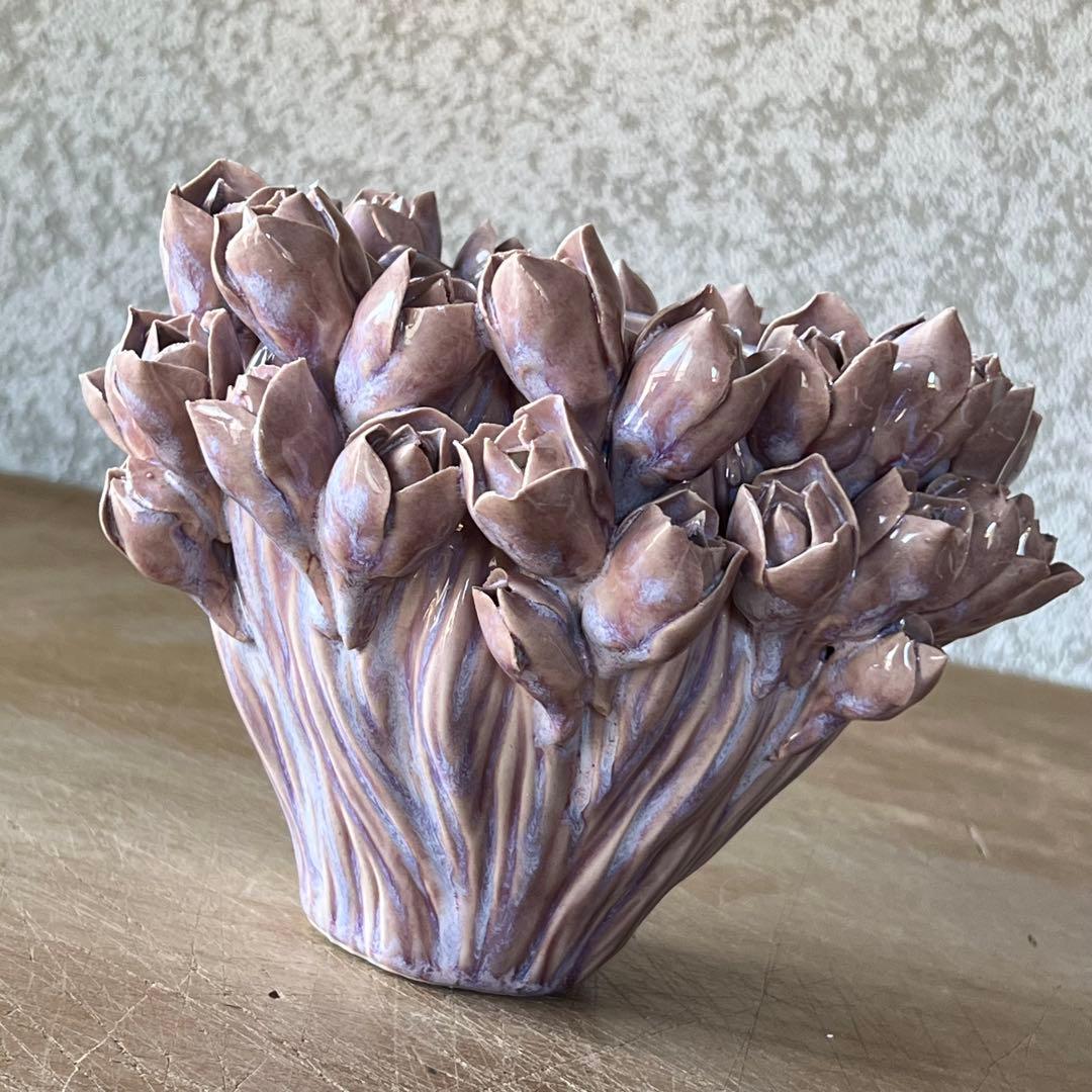 陶器製チェリーローズフラワーベース。大切な植物の為に