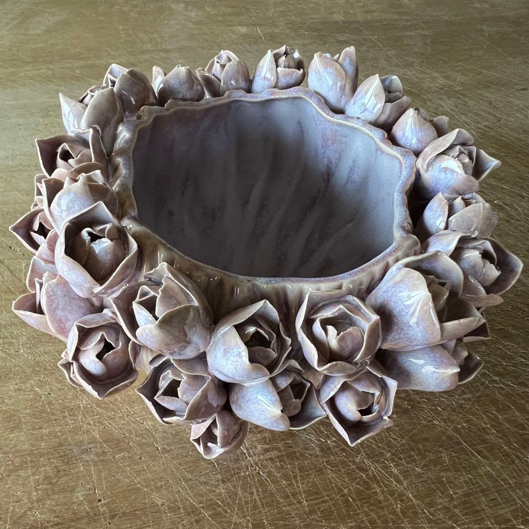 陶器製チェリーローズフラワーベース。大切な植物の為に