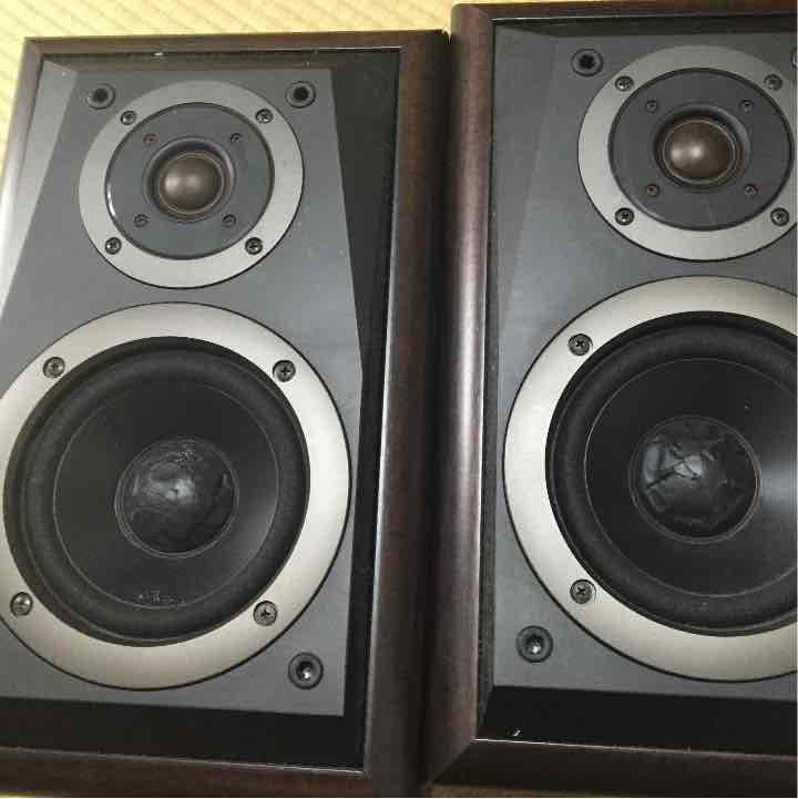 スピーカーPanasonic 線２つ