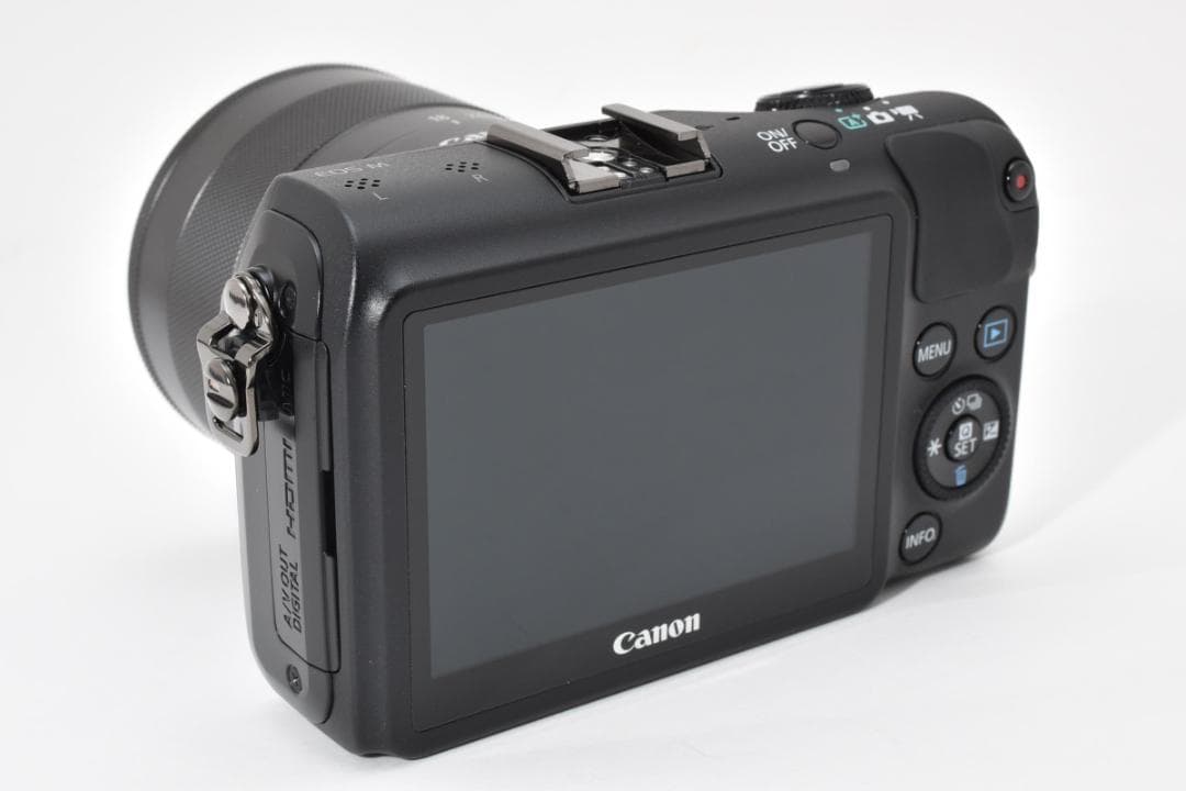 ■ 美品 ■ キヤノン　Canon EOS M レンズセット 安心の動作確認済品
