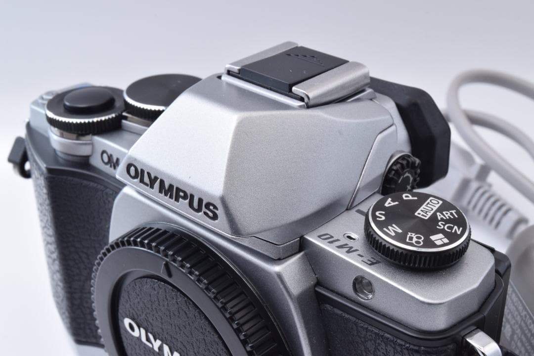 #50a 美品 ショット数2422回! Olympus OM-D E-M10