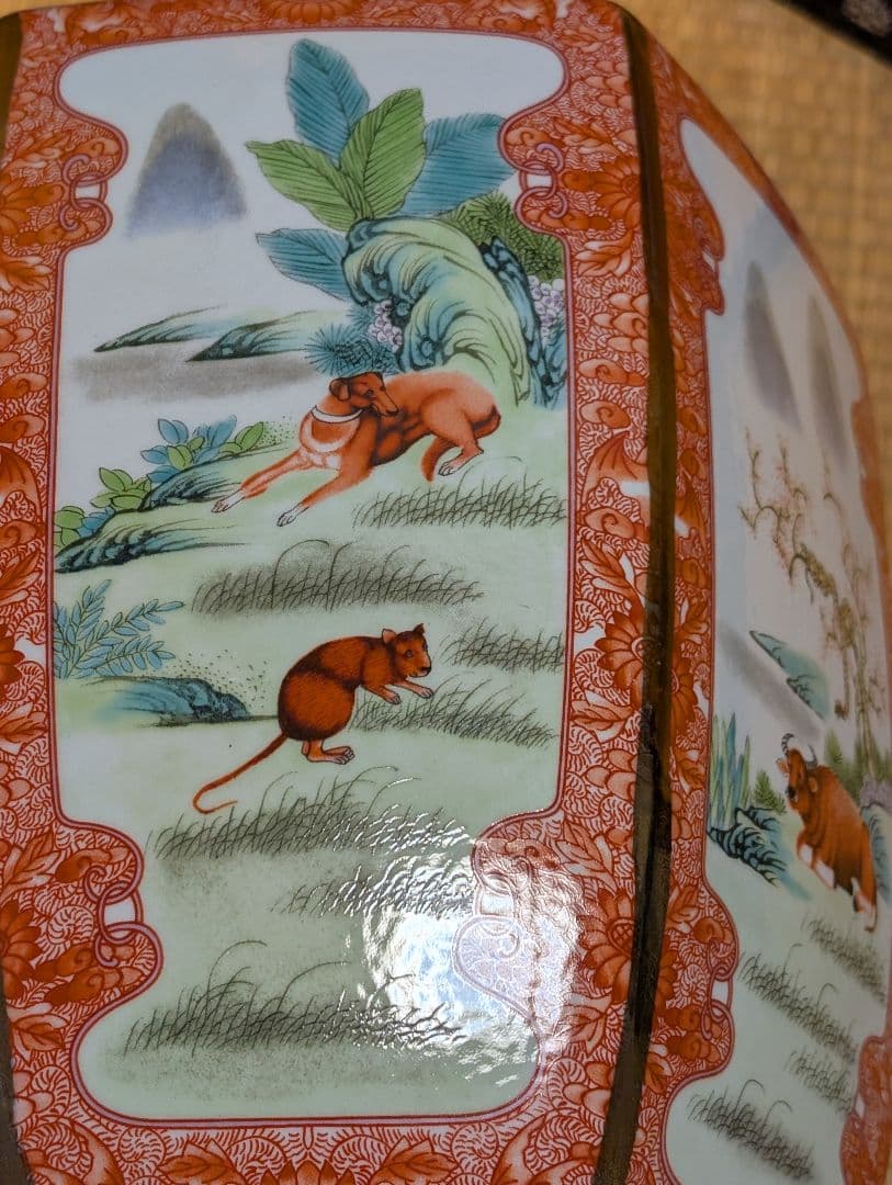 飾り壺　インテリア　六角形 十二干支　花瓶　美術工芸品