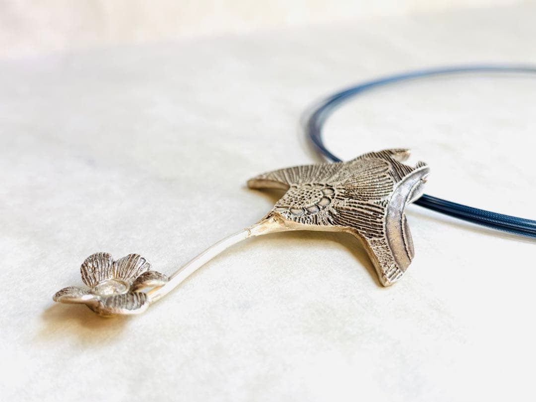 シルバーネックレス　花マンタ