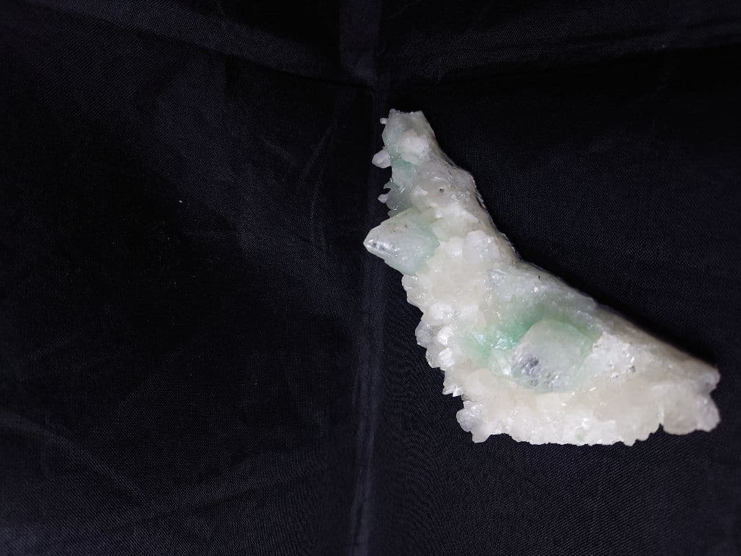 希少☆グリーンアポフィライト クラスター☆キラキラ 魚眼石