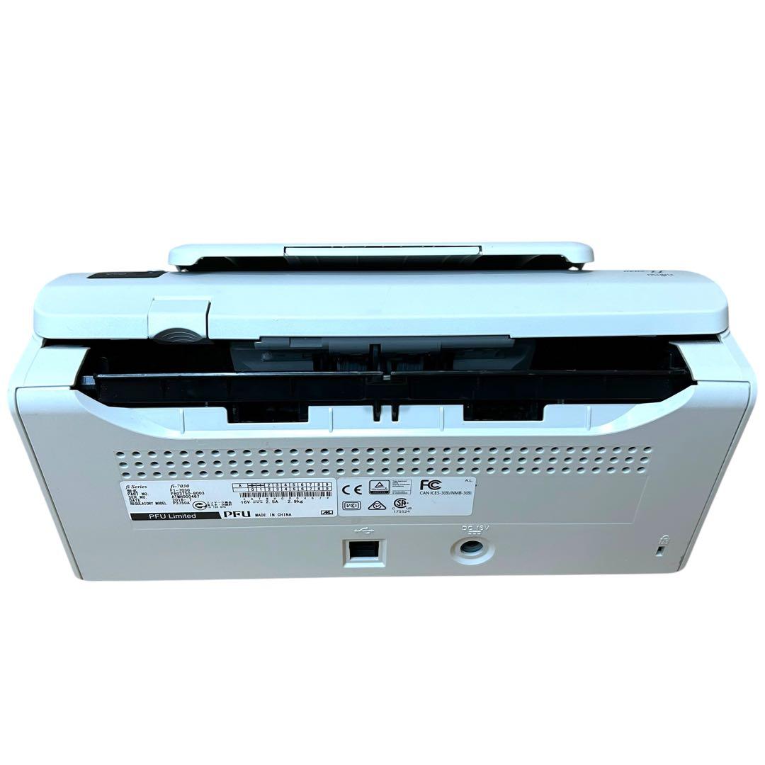Fujitsu PFU fi-7030 ドキュメントスキャナー 通電確認済み