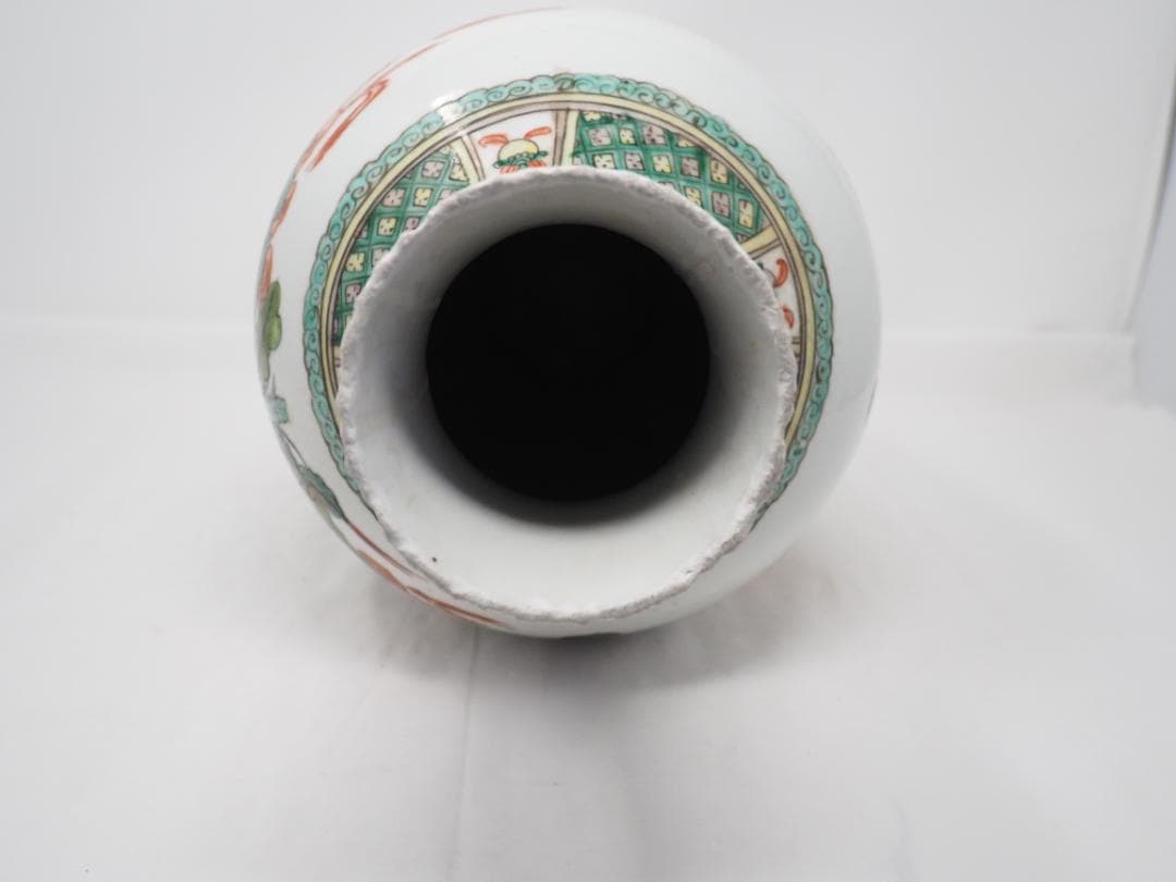 色絵　中国人物画　花瓶　大清康熈年　大清康熙年製　300年前の