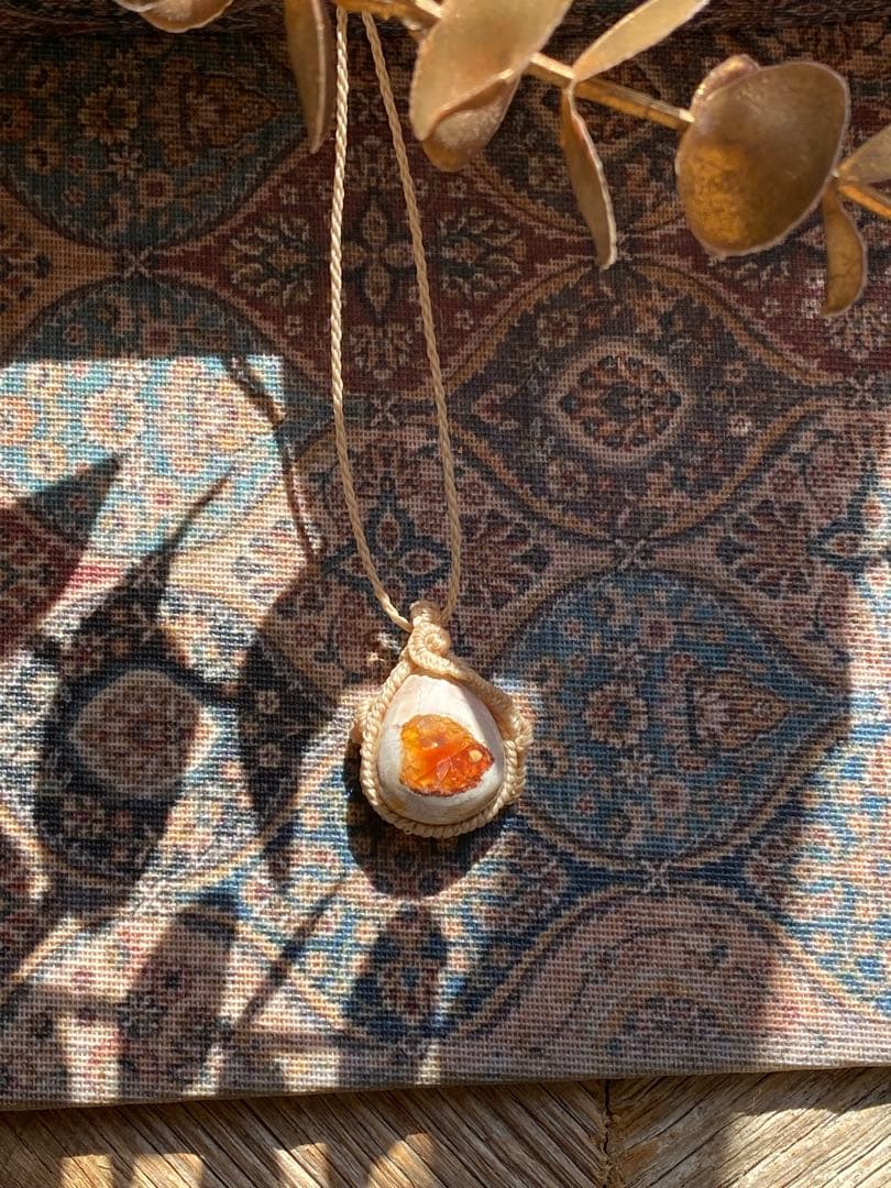 内なる光を灯す☆カンテラオパール 天然石マクラメネックレス/お守りアクセサリー