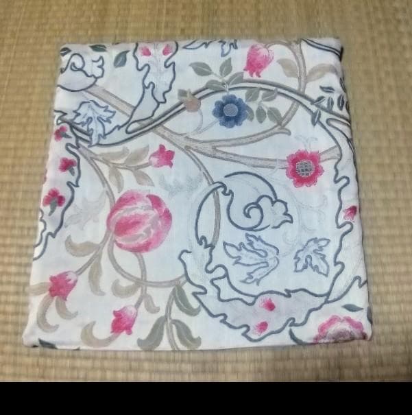 クッションカバーマリーイザベル48×48新品