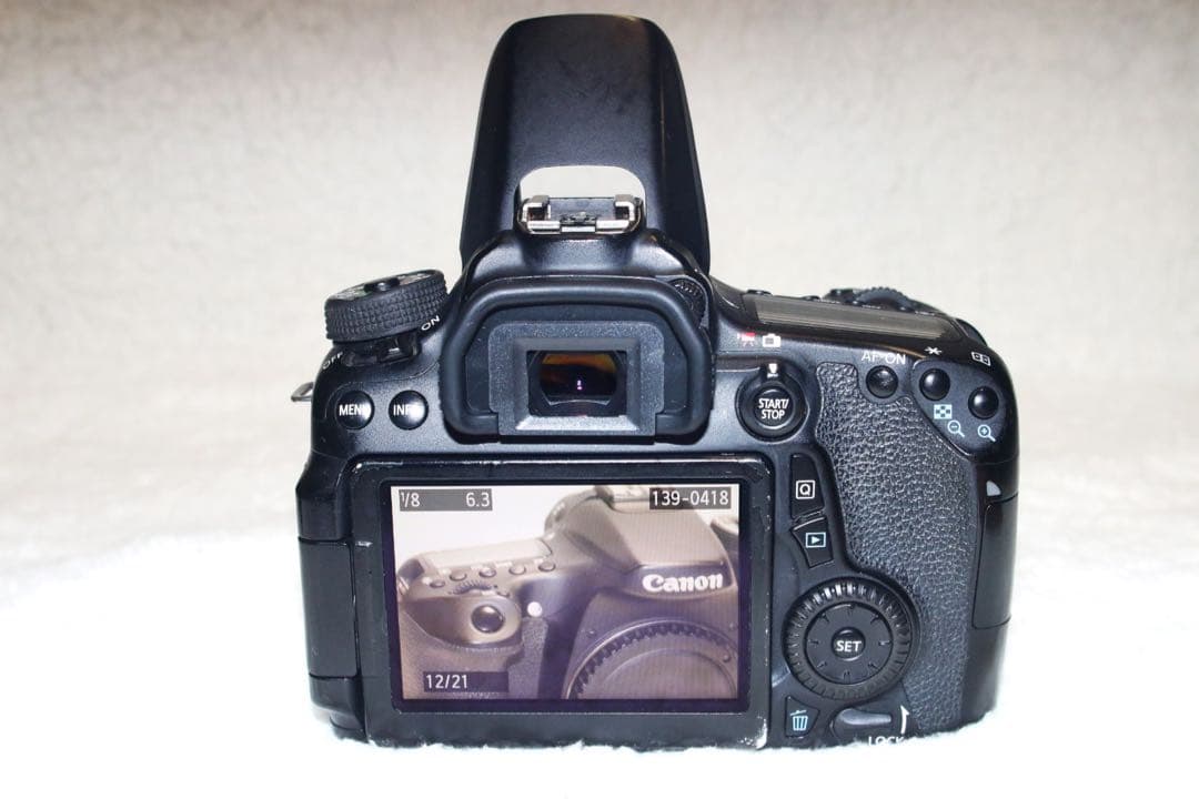 ⭐️完動品⭐️キヤノン　Canon EOS 70D ボディ