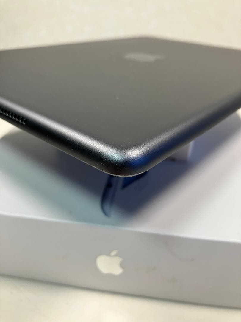 iPad 7世代　32GB グレー　セルラー カバーガラス付