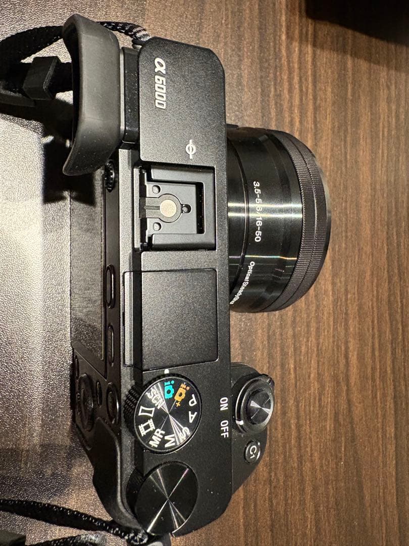 SONY α6000 Power Zoom Lens Kit black