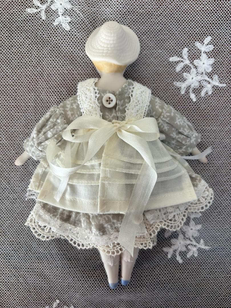 ✨期間限定✨ボネットヘッドのパリアンドール　ビスクドール　ミニョネット